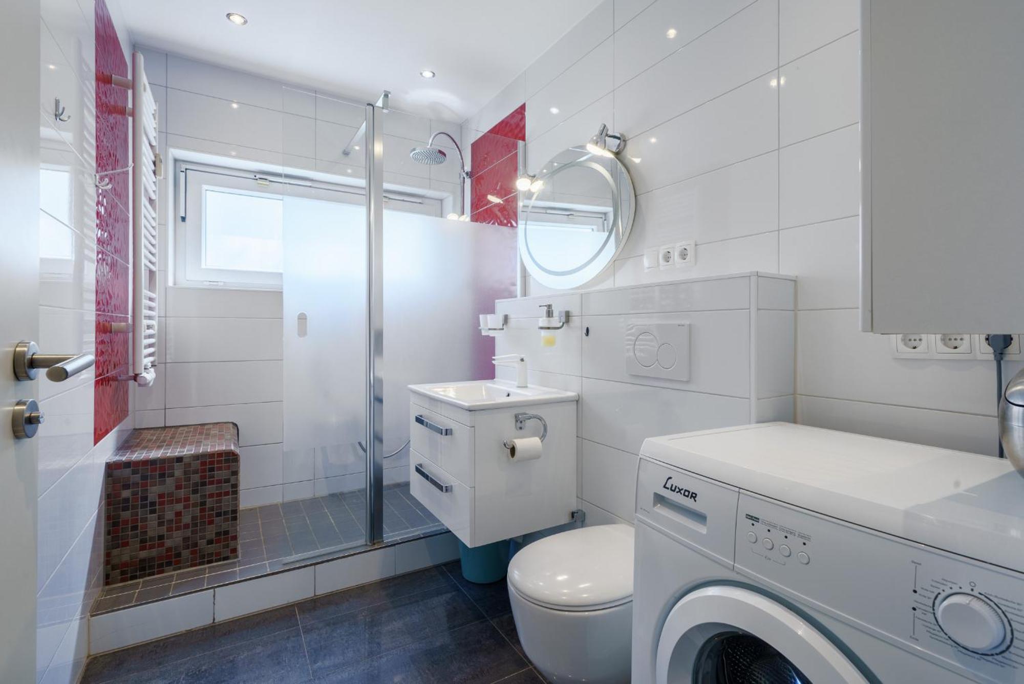 Private Apartment *